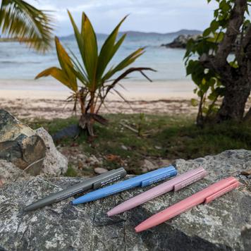 Stylo à bille rétractable "Recycled PET Pen Pro Ocean"